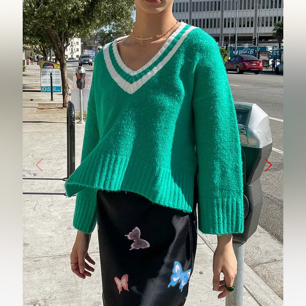 Helena V-neck Lisa Says Gah Sweater